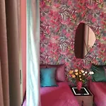 Nana In Movida *